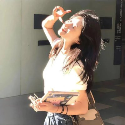 终将散去的尾迹云